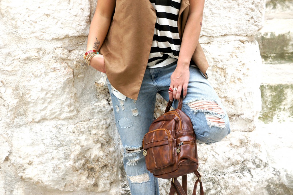 Look con boyfriend jeans Zara