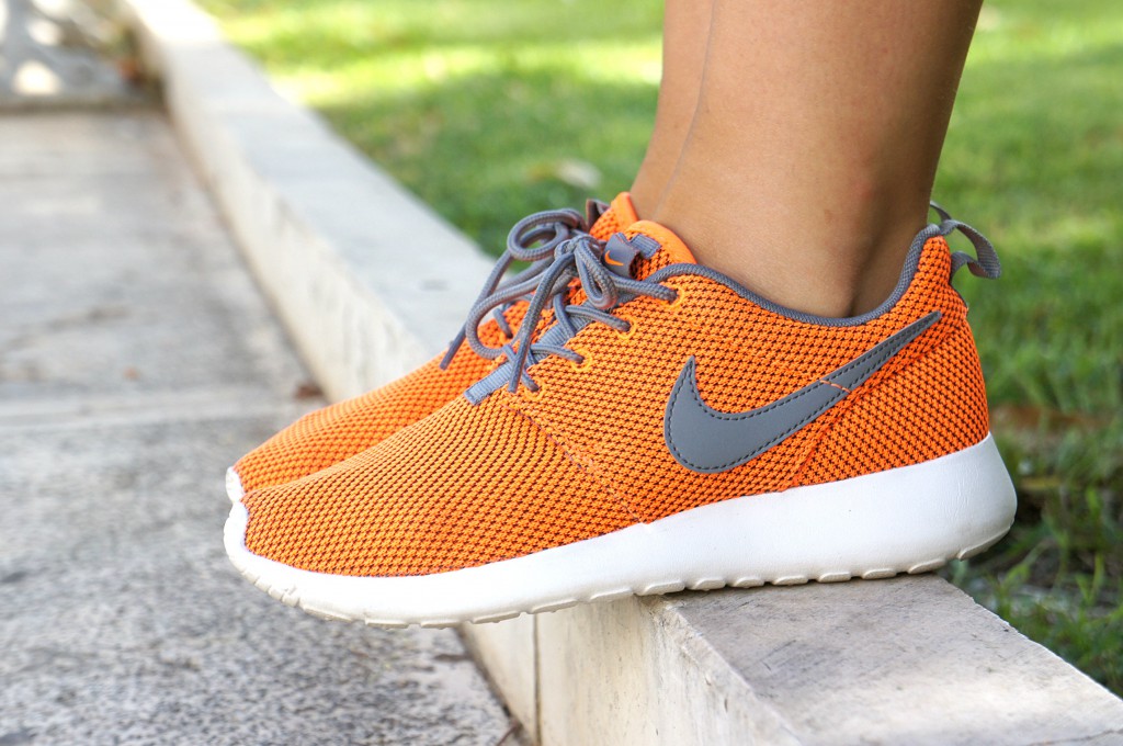 scarpe nike roshe run nere