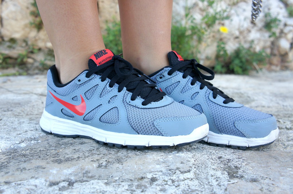 nike revolution