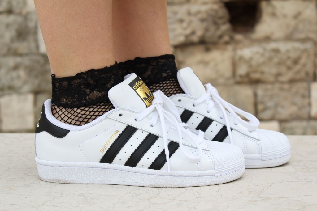 adidas superstar bianche indossate