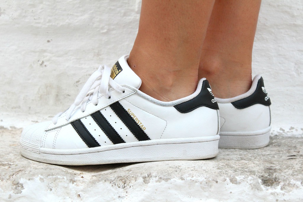 adidas superstar zebrate