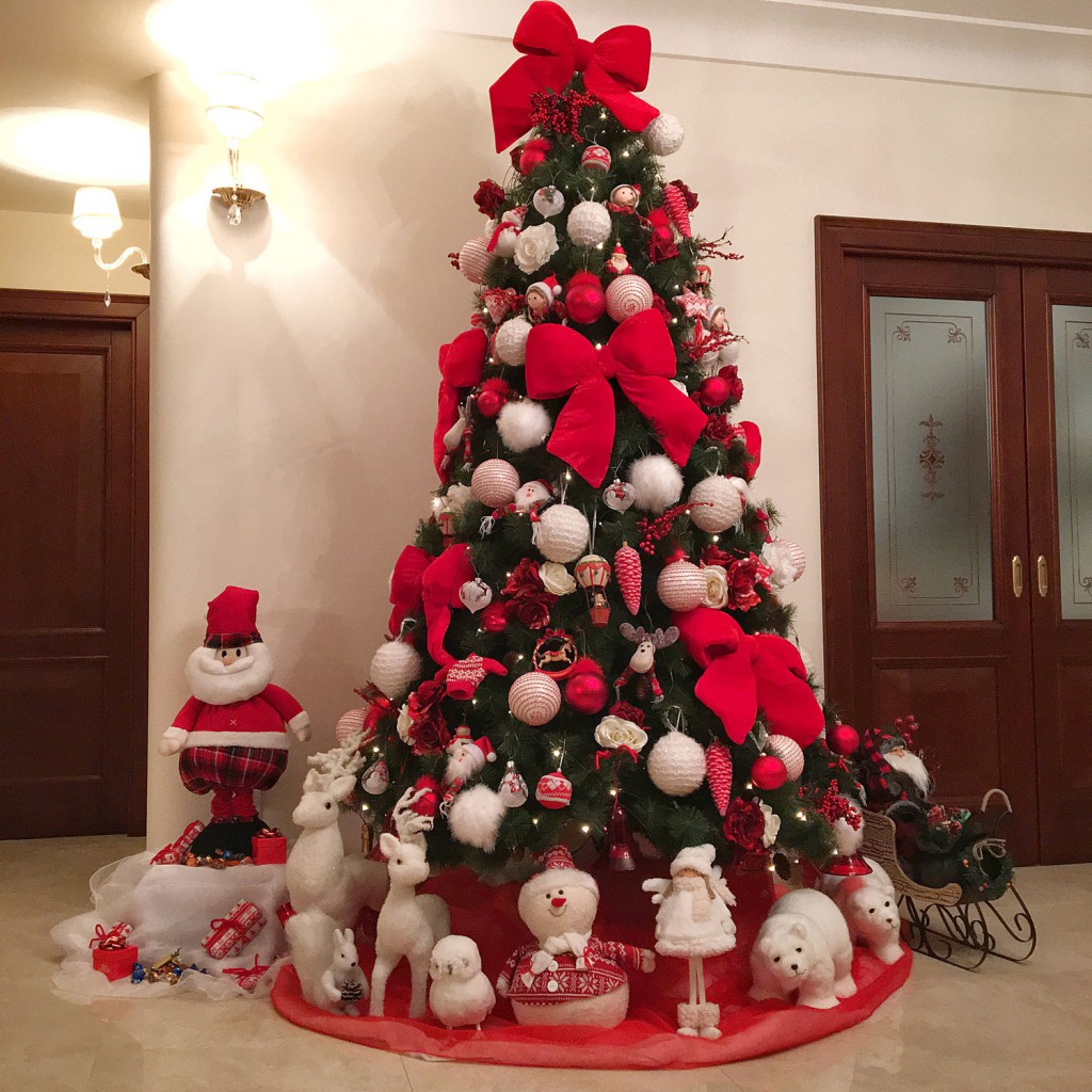 Albero Di Natale Bianco E Rosso.Natale 2015 La Mia Casa Con Addobbi Bianchi E Rossi