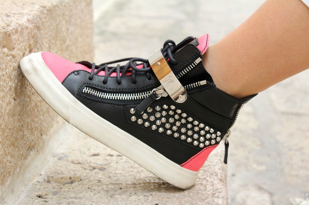 giuseppe zanotti street style