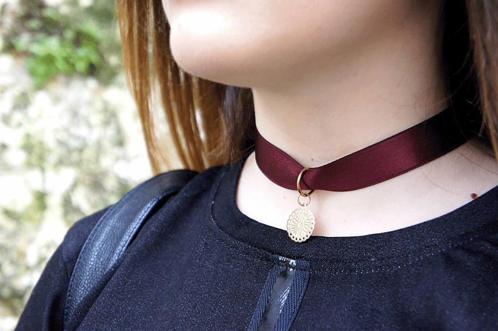 choker bordeaux