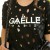 A spasso con un vestito bucato Gaelle Bonheur